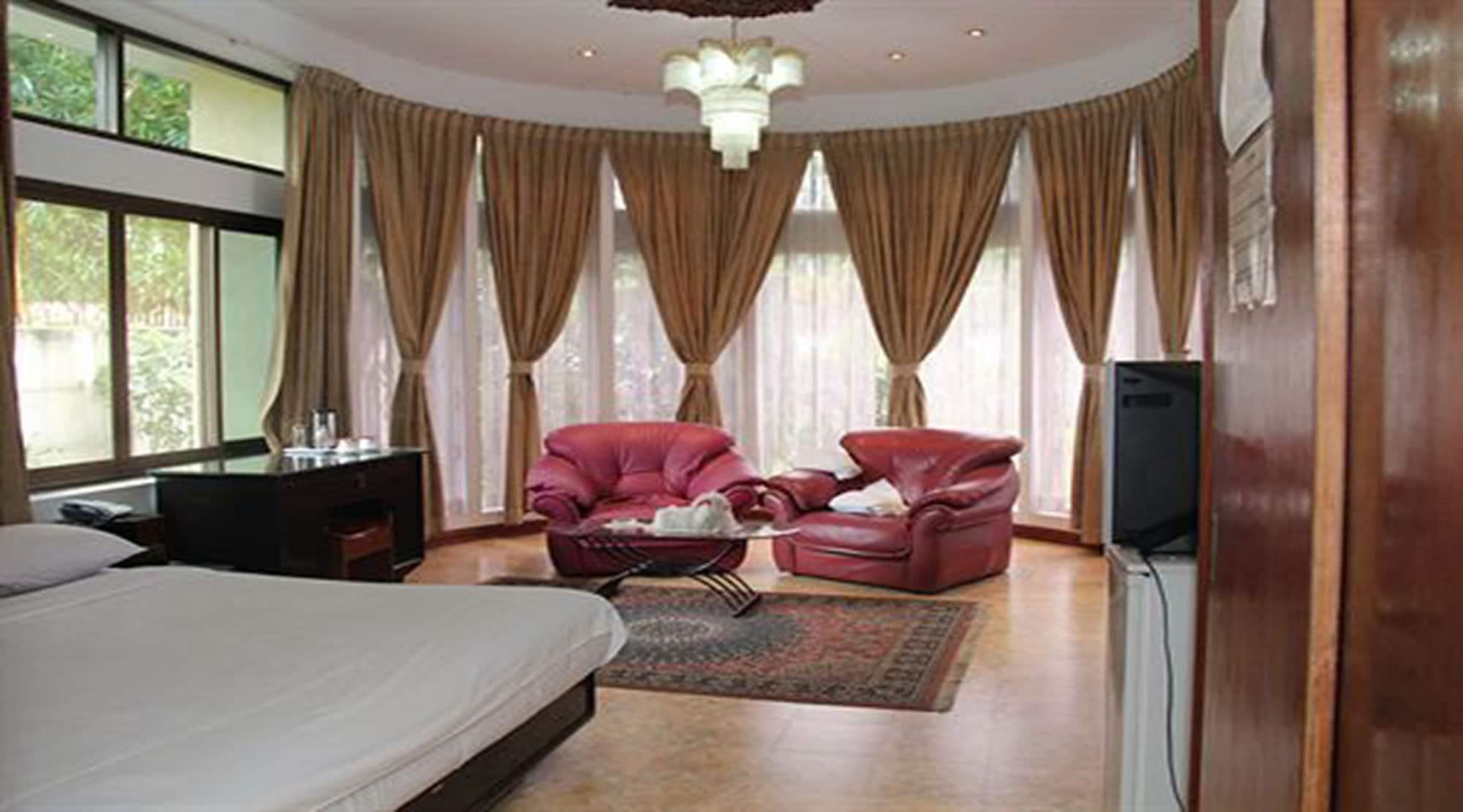 Hotel Windsor Yangon Exterior photo