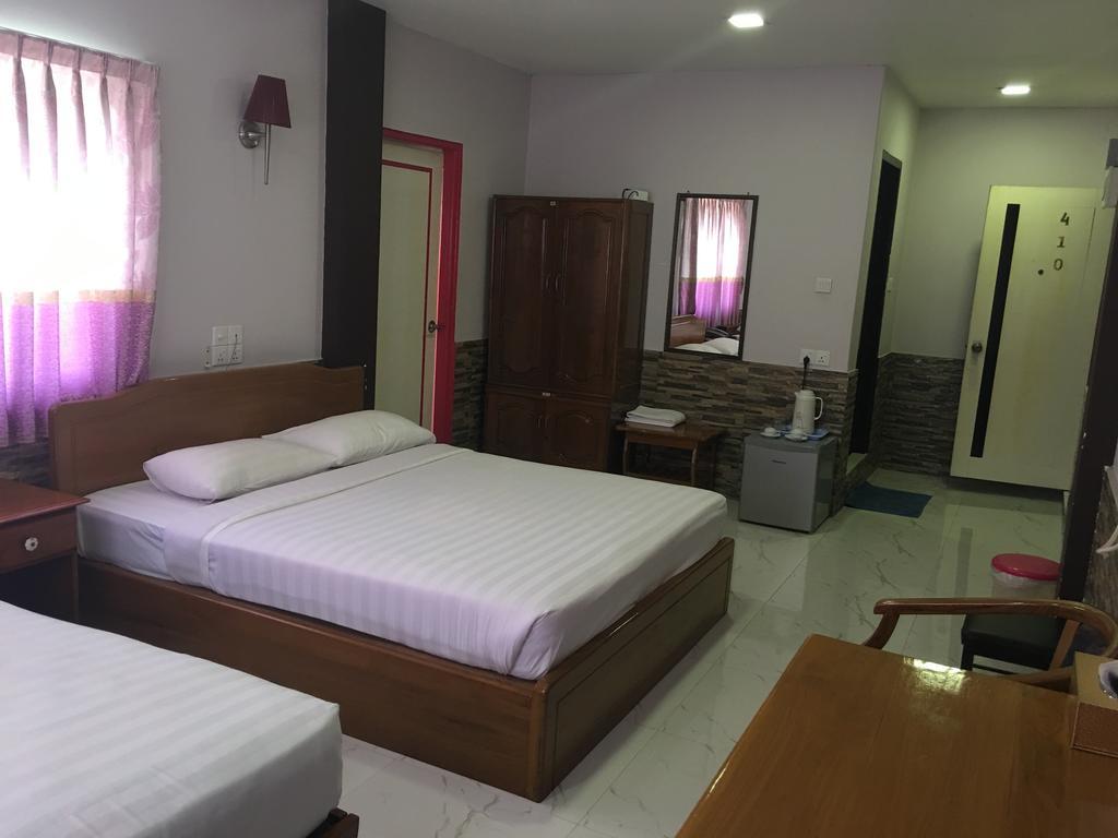 Hotel Windsor Yangon Exterior photo