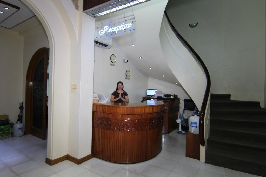 Hotel Windsor Yangon Exterior photo