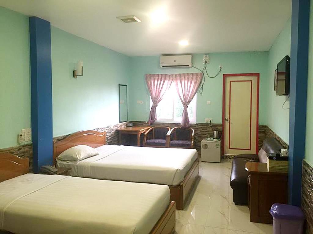 Hotel Windsor Yangon Exterior photo