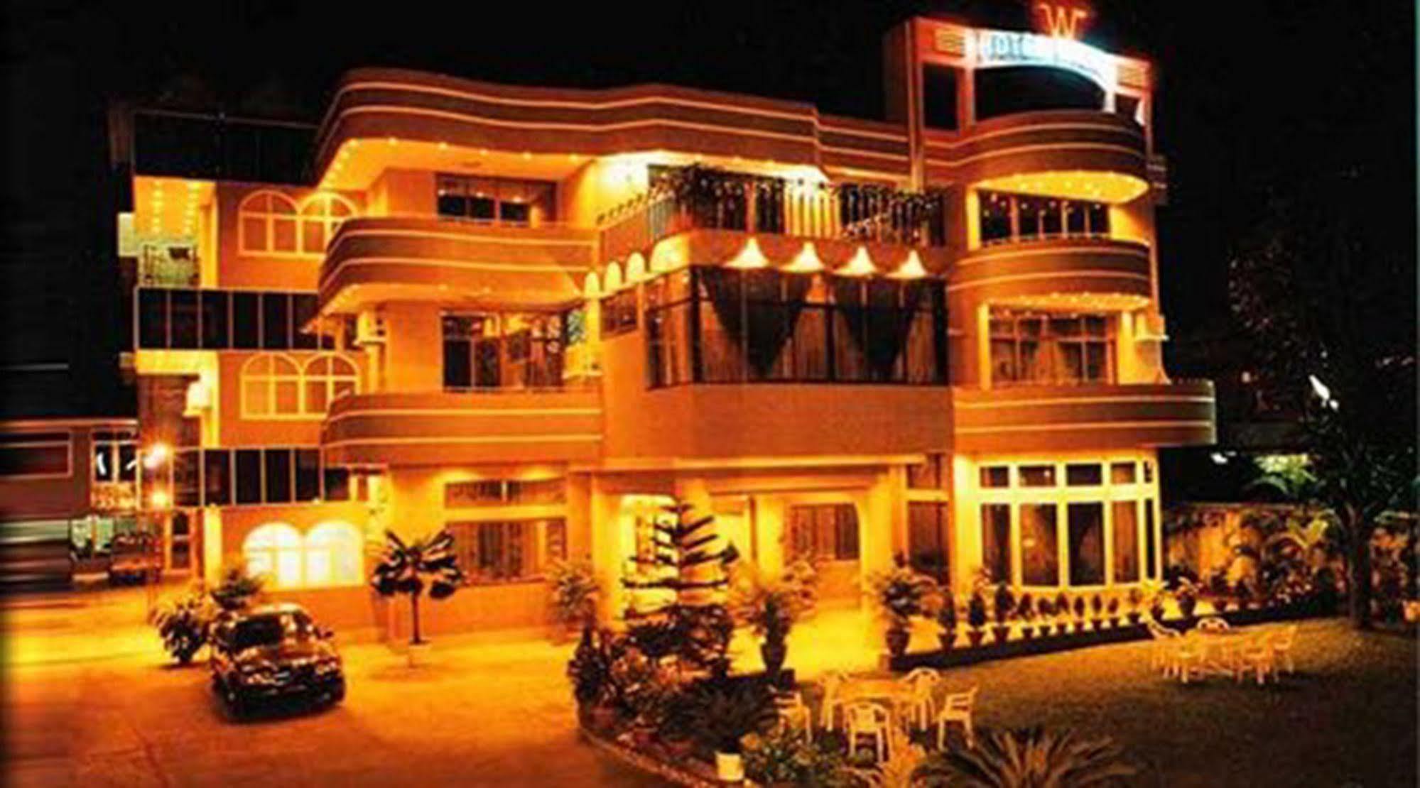 Hotel Windsor Yangon Exterior photo