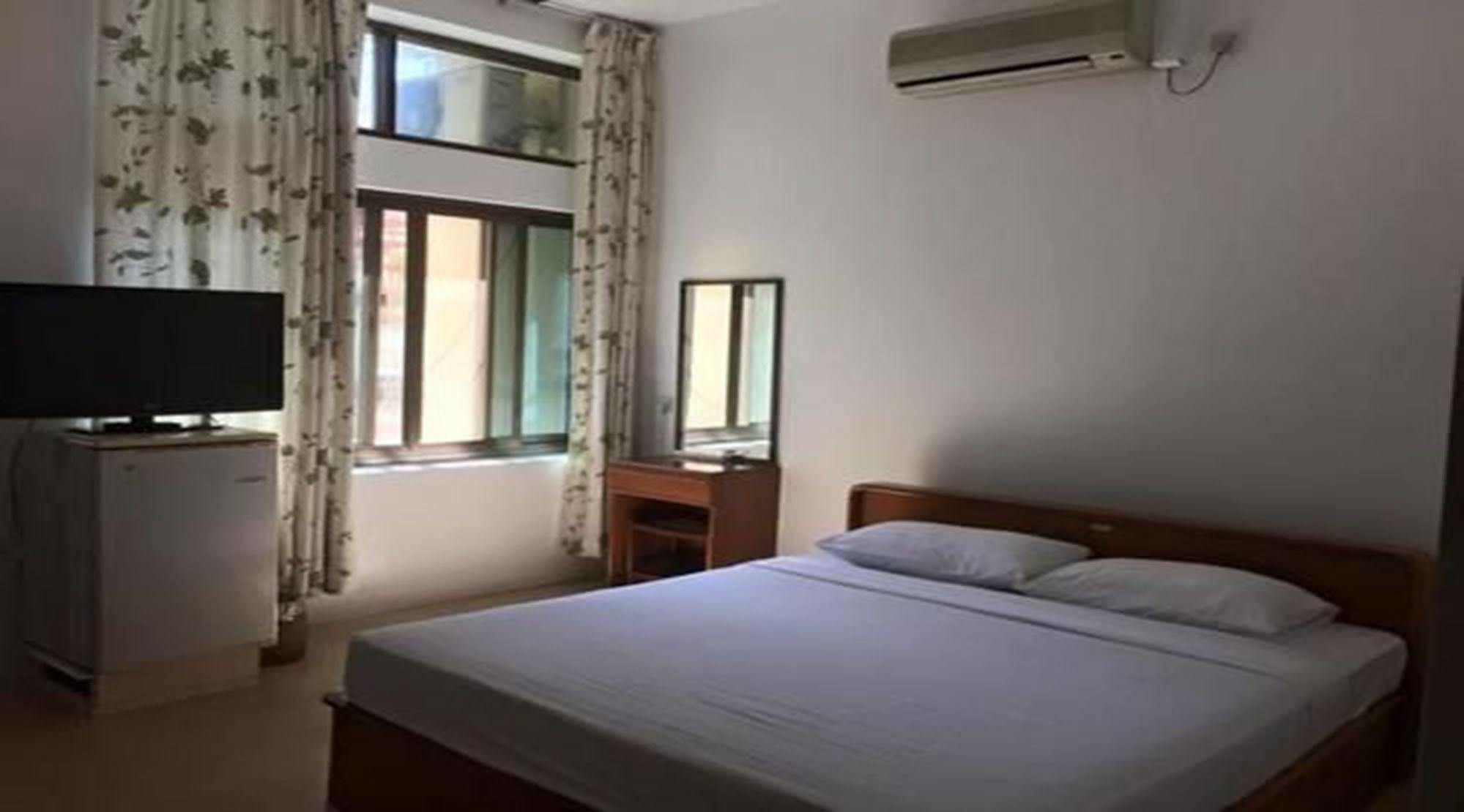 Hotel Windsor Yangon Exterior photo