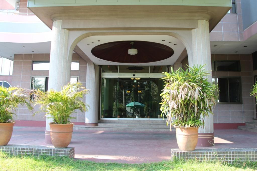 Hotel Windsor Yangon Exterior photo